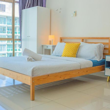 Appartamento Mount Austin Ikea, Aeon 10Mins -Pool View- C115 Johor Bahru Esterno foto