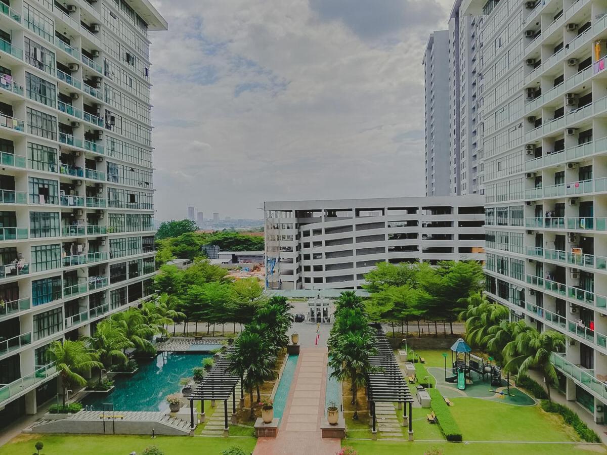 Appartamento Mount Austin Ikea, Aeon 10Mins -Pool View- C115 Johor Bahru Esterno foto